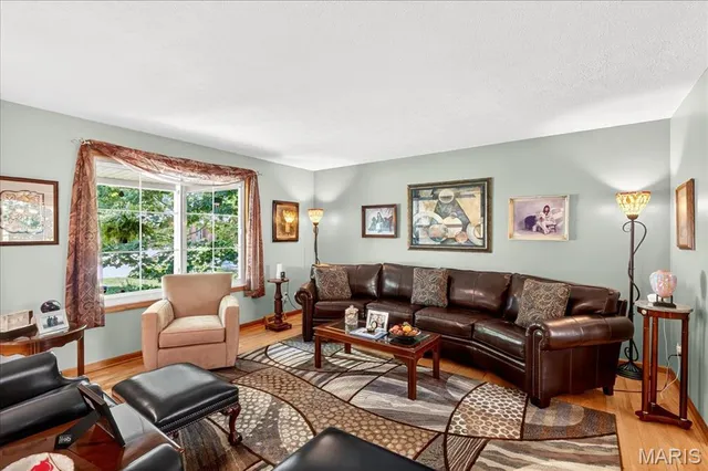 $299,900 | 1118 Robert Drive, Godfrey, IL 62035