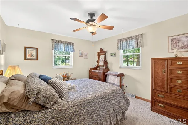 $299,900 | 1118 Robert Drive, Godfrey, IL 62035