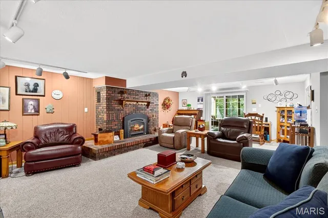 $299,900 | 1118 Robert Drive, Godfrey, IL 62035