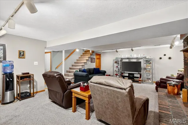 $299,900 | 1118 Robert Drive, Godfrey, IL 62035