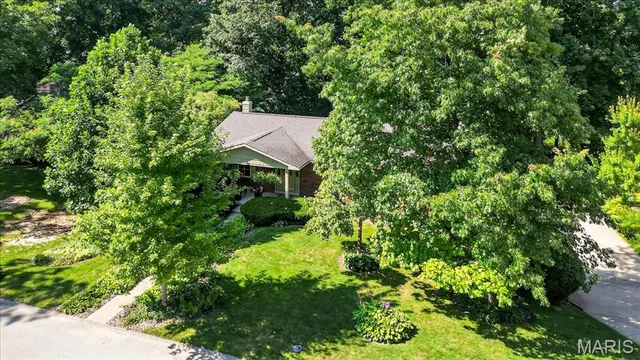 $299,900 | 1118 Robert Drive, Godfrey, IL 62035