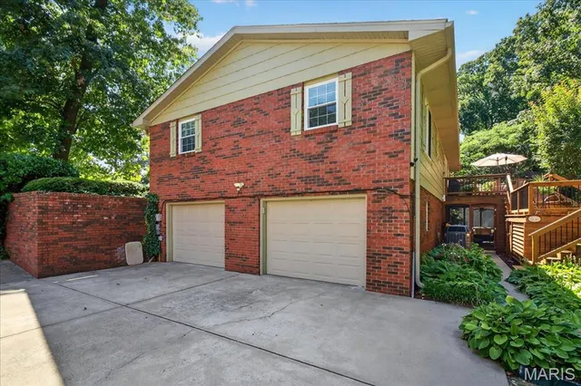 $299,900 | 1118 Robert Drive, Godfrey, IL 62035