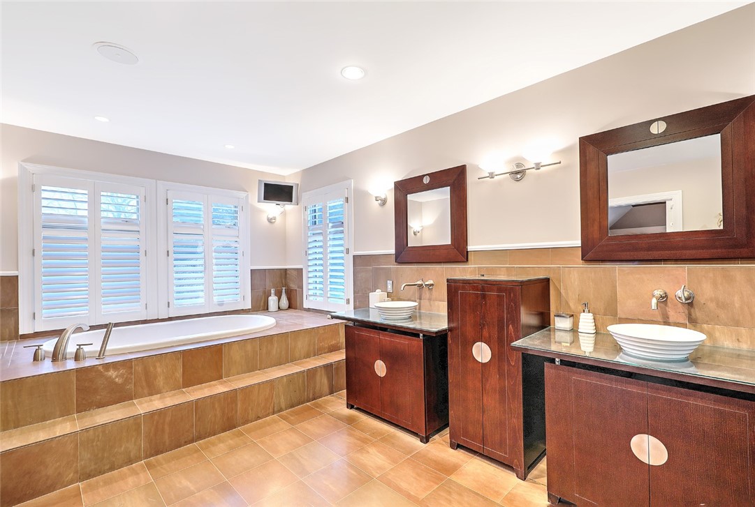 15 Morgan Court Lincoln, RI 02865 - Photo 30 of 48 Gallery Image 30