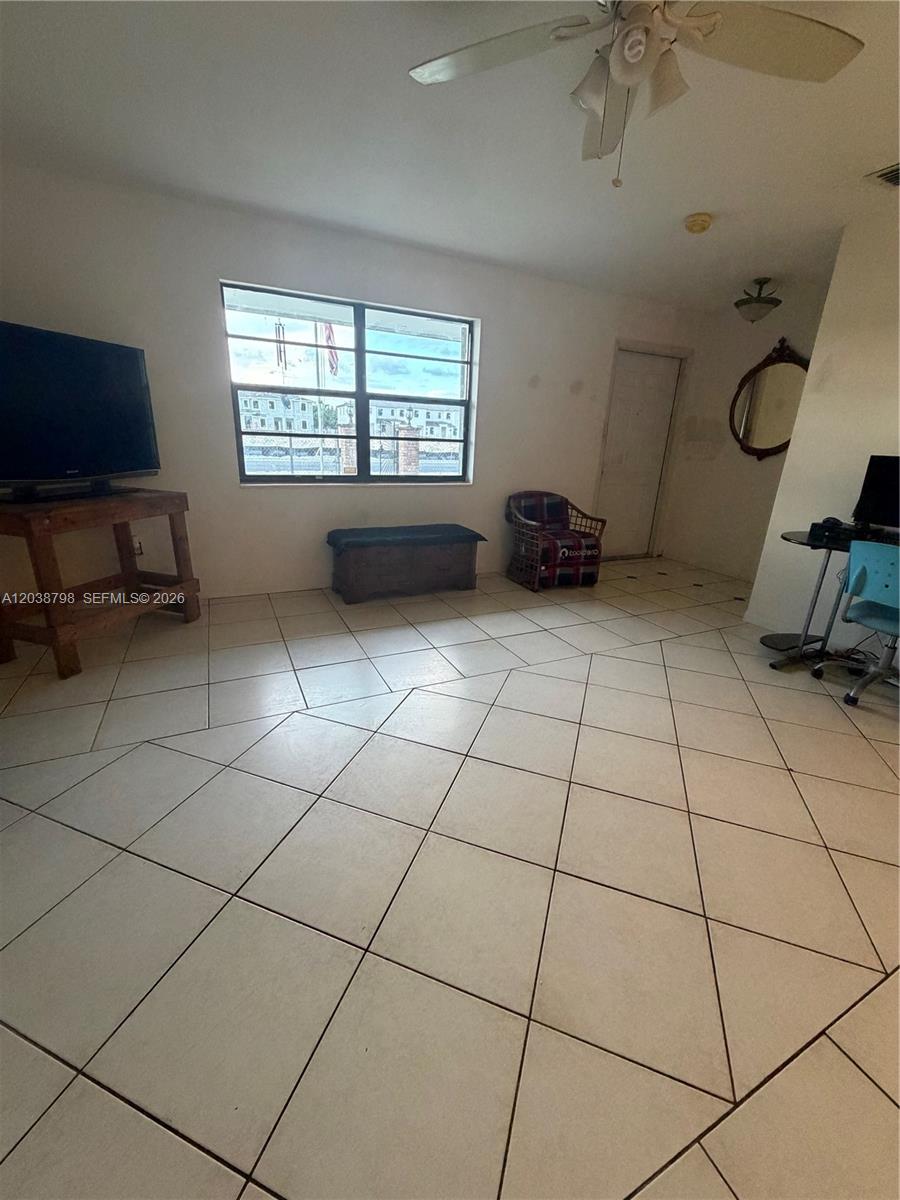 18940 Southwest 358th Street Homestead, FL 33034 - Photo 8 of 10