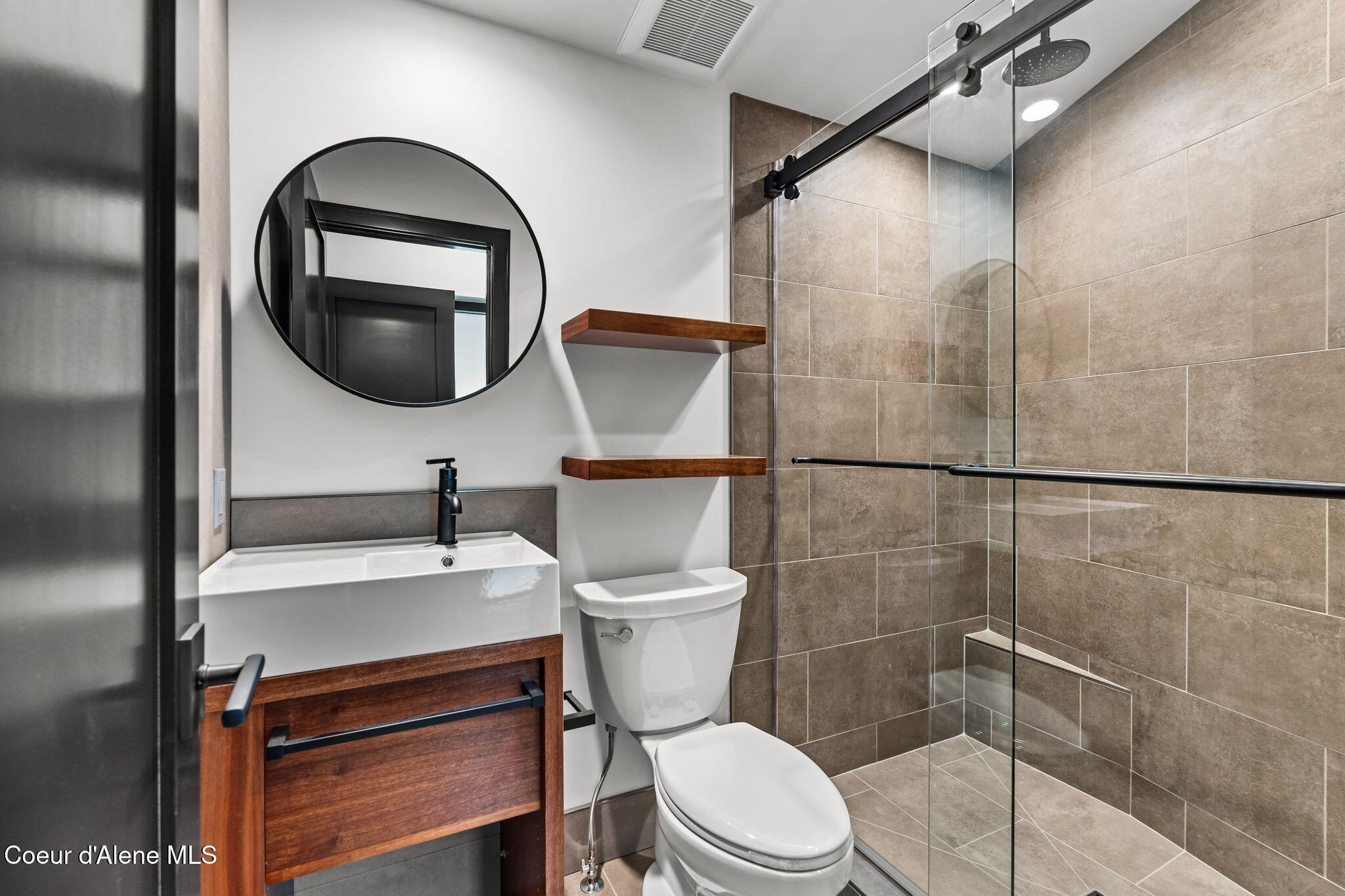 1808 Garfield Bay Road Sagle, ID 83860 - Photo 33 of 88 22_A7408581