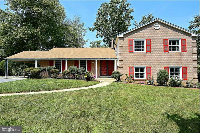 8805 Postoak Road Potomac, MD 20854 - Photo 1 of 30 Exterior (Front)