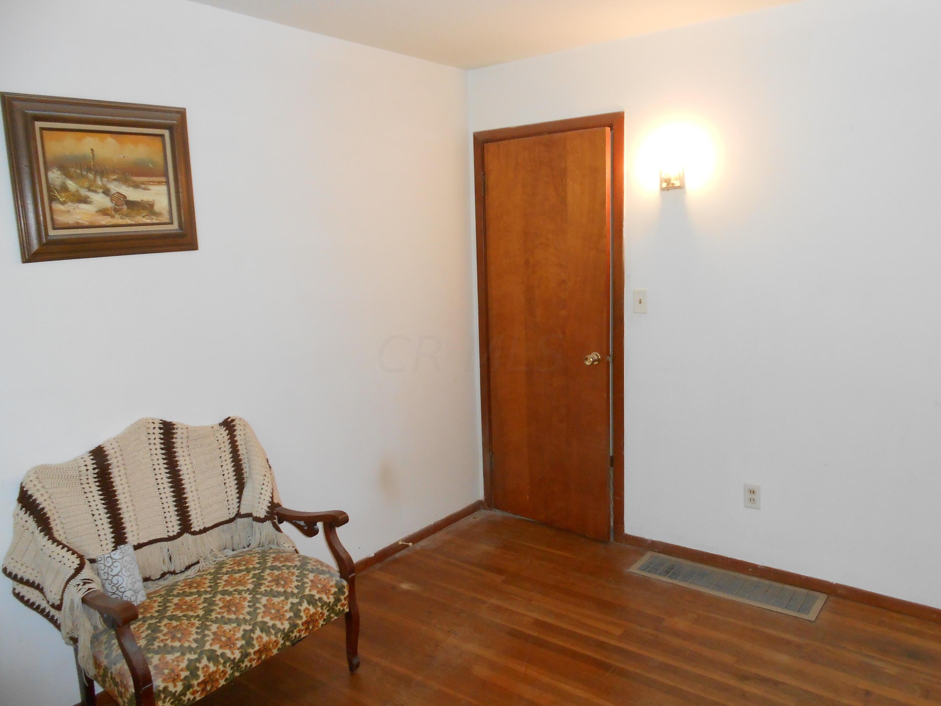 7077 Fairmount Road Newark, OH 43056 - Photo 15 of 25 DSCN9542