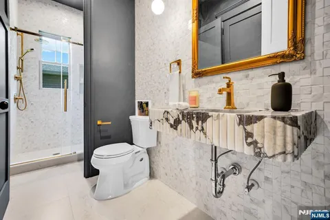 $2,650,000 | 4 Garden Court, Ho-Ho-Kus, NJ 07423