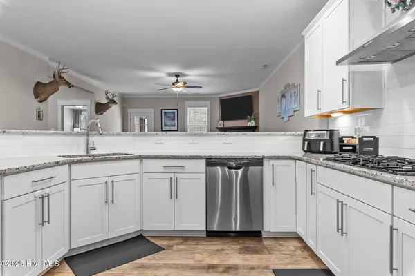 $549,900 | 217 Thistleberry Drive, Aberdeen, NC 28315