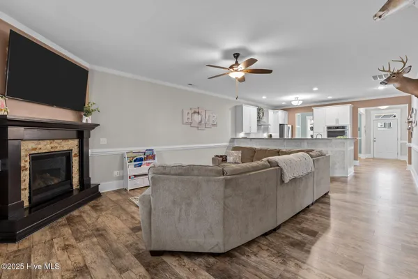 $549,900 | 217 Thistleberry Drive, Aberdeen, NC 28315