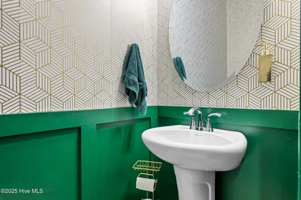 $549,900 | 217 Thistleberry Drive, Aberdeen, NC 28315