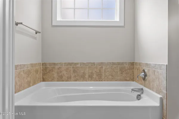 $549,900 | 217 Thistleberry Drive, Aberdeen, NC 28315