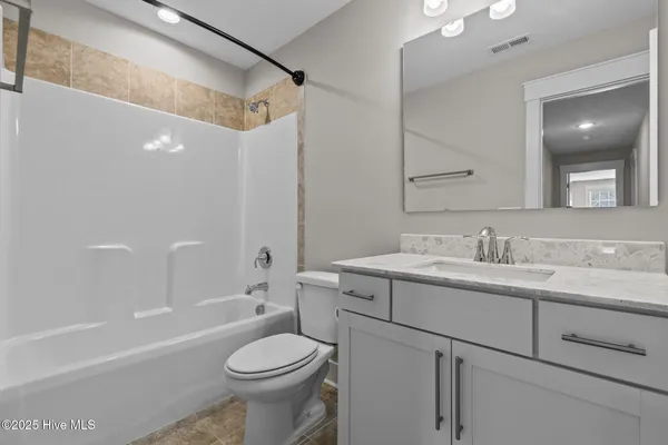 $549,900 | 217 Thistleberry Drive, Aberdeen, NC 28315