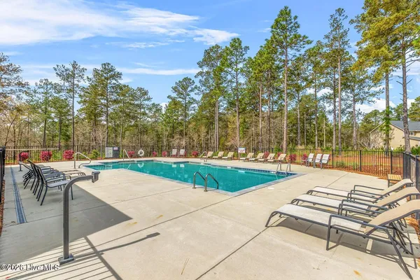 $549,900 | 217 Thistleberry Drive, Aberdeen, NC 28315