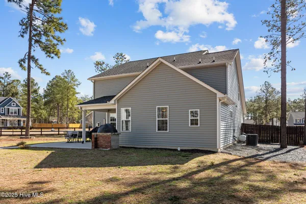 $549,900 | 217 Thistleberry Drive, Aberdeen, NC 28315