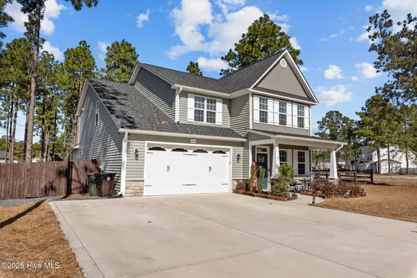 $549,900 | 217 Thistleberry Drive, Aberdeen, NC 28315