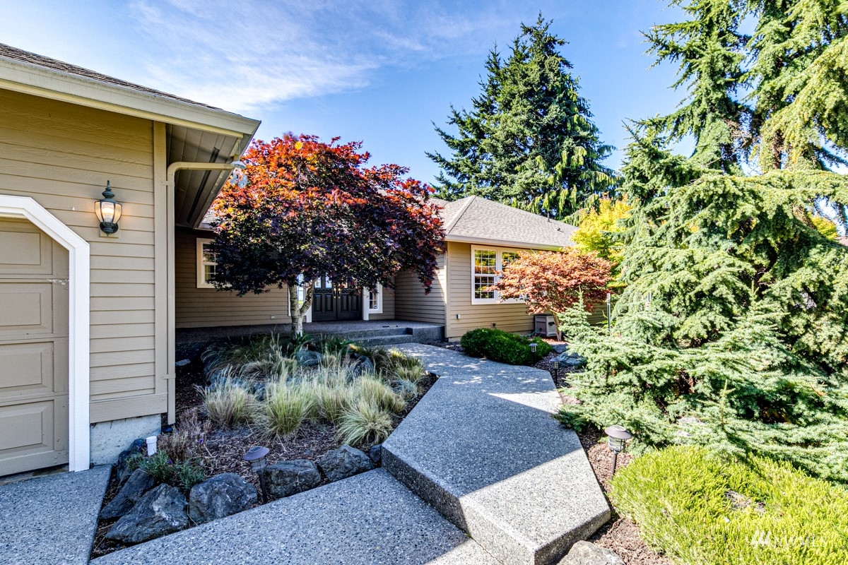422 Elwha Bluff Road Port Angeles, WA 98363 - Photo 4 of 39 Gallery Image 4