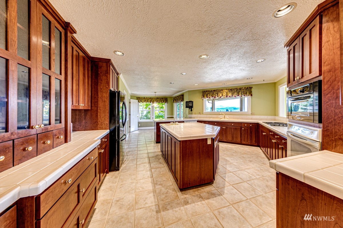 422 Elwha Bluff Road Port Angeles, WA 98363 - Photo 7 of 39 Gallery Image 7