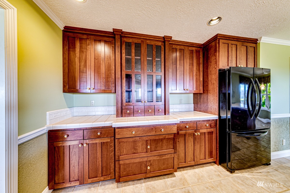 422 Elwha Bluff Road Port Angeles, WA 98363 - Photo 9 of 39 Gallery Image 9