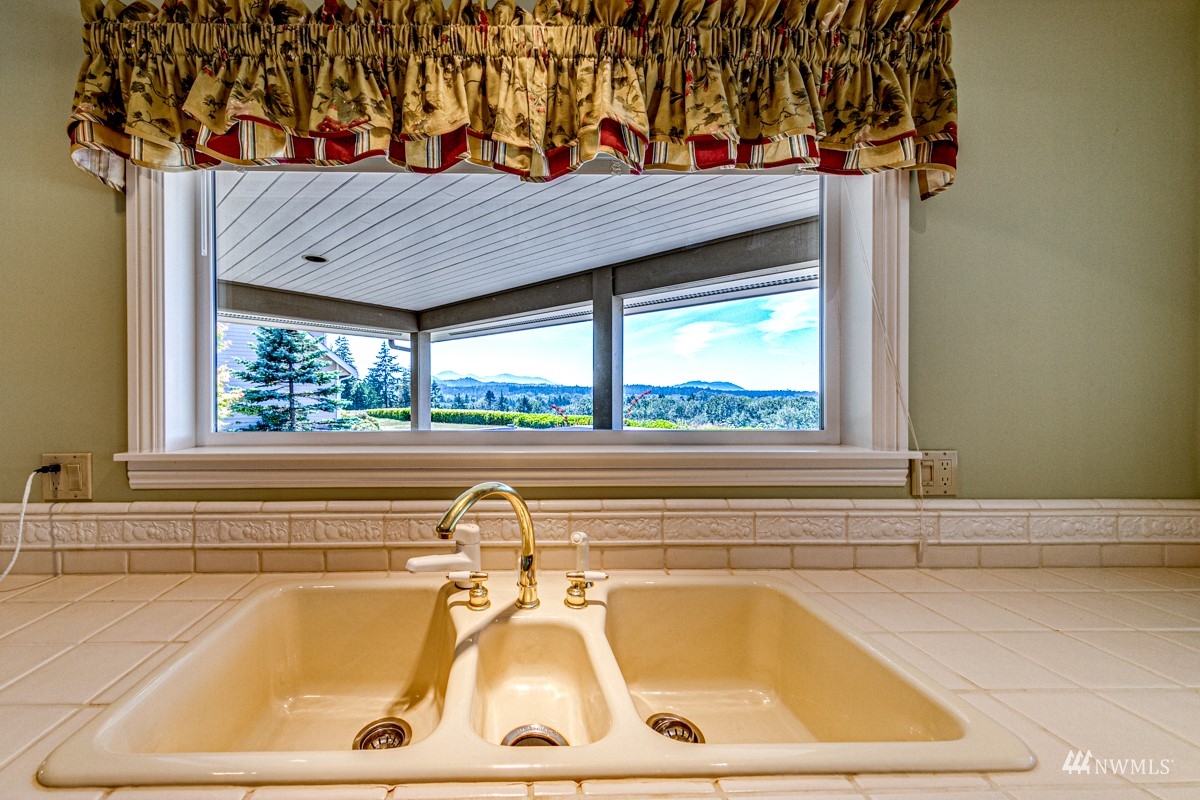 422 Elwha Bluff Road Port Angeles, WA 98363 - Photo 10 of 39 Gallery Image 10
