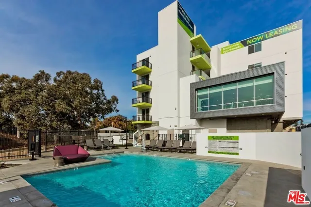 $3,595 | 11036 Moorpark Street, Unit 409, Los Angeles, CA 91602