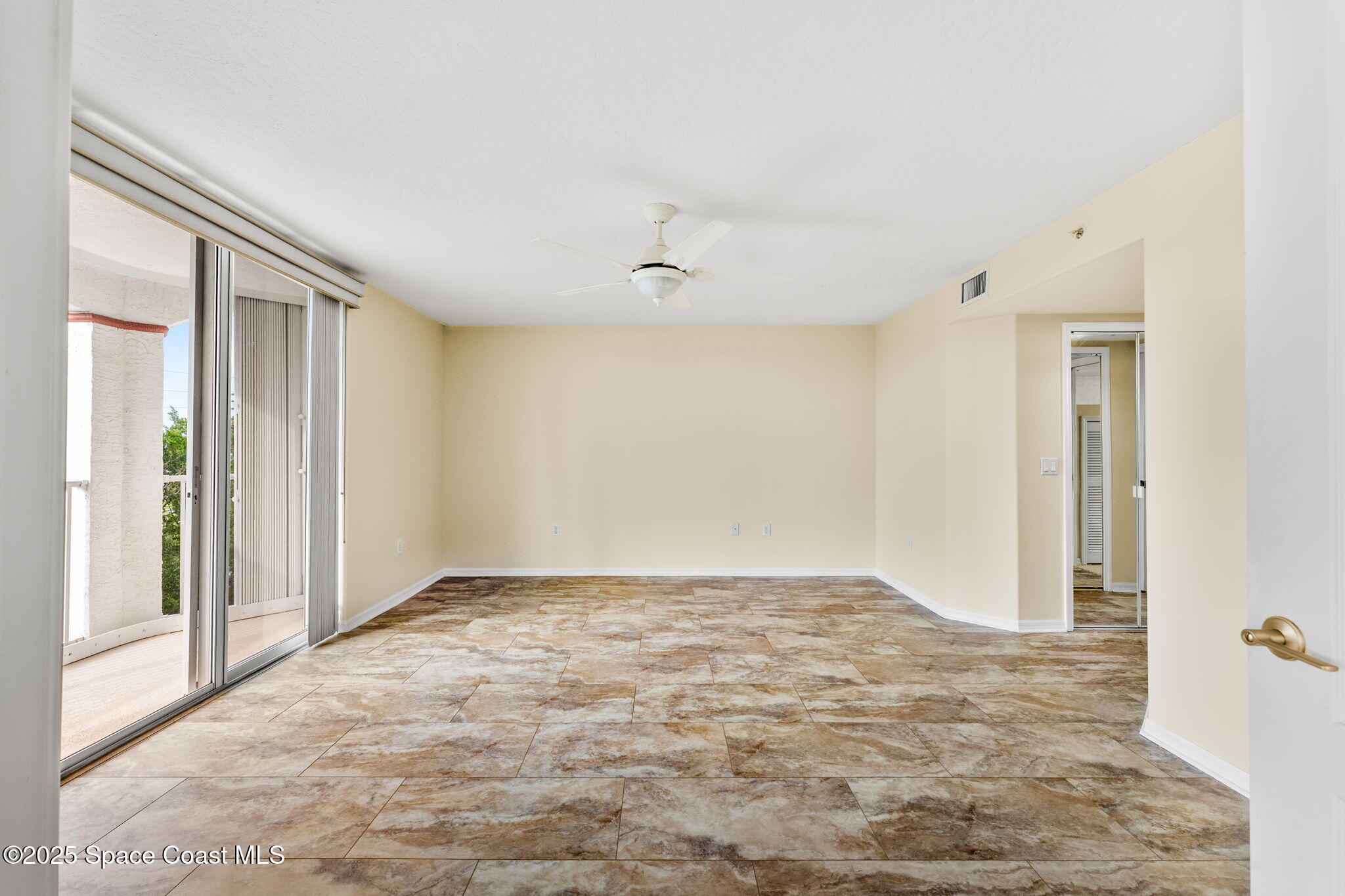 821 Del Rio Way, Unit 401 Merritt Island, FL 32953 - Photo 17 of 53 17-web-or-mls-DSC01187-HDR