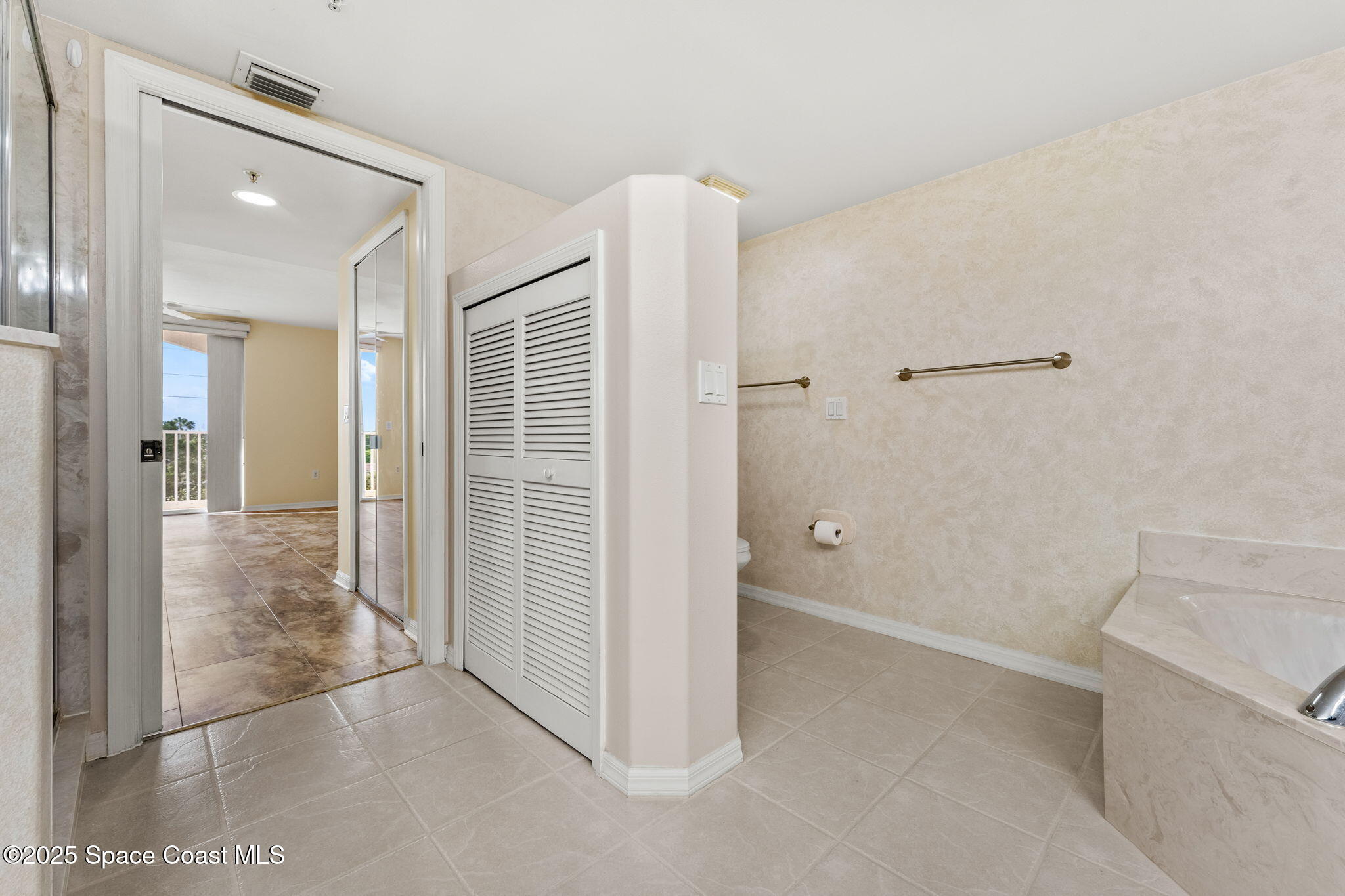 821 Del Rio Way, Unit 401 Merritt Island, FL 32953 - Photo 20 of 53 27-web-or-mls-DSC01227-HDR