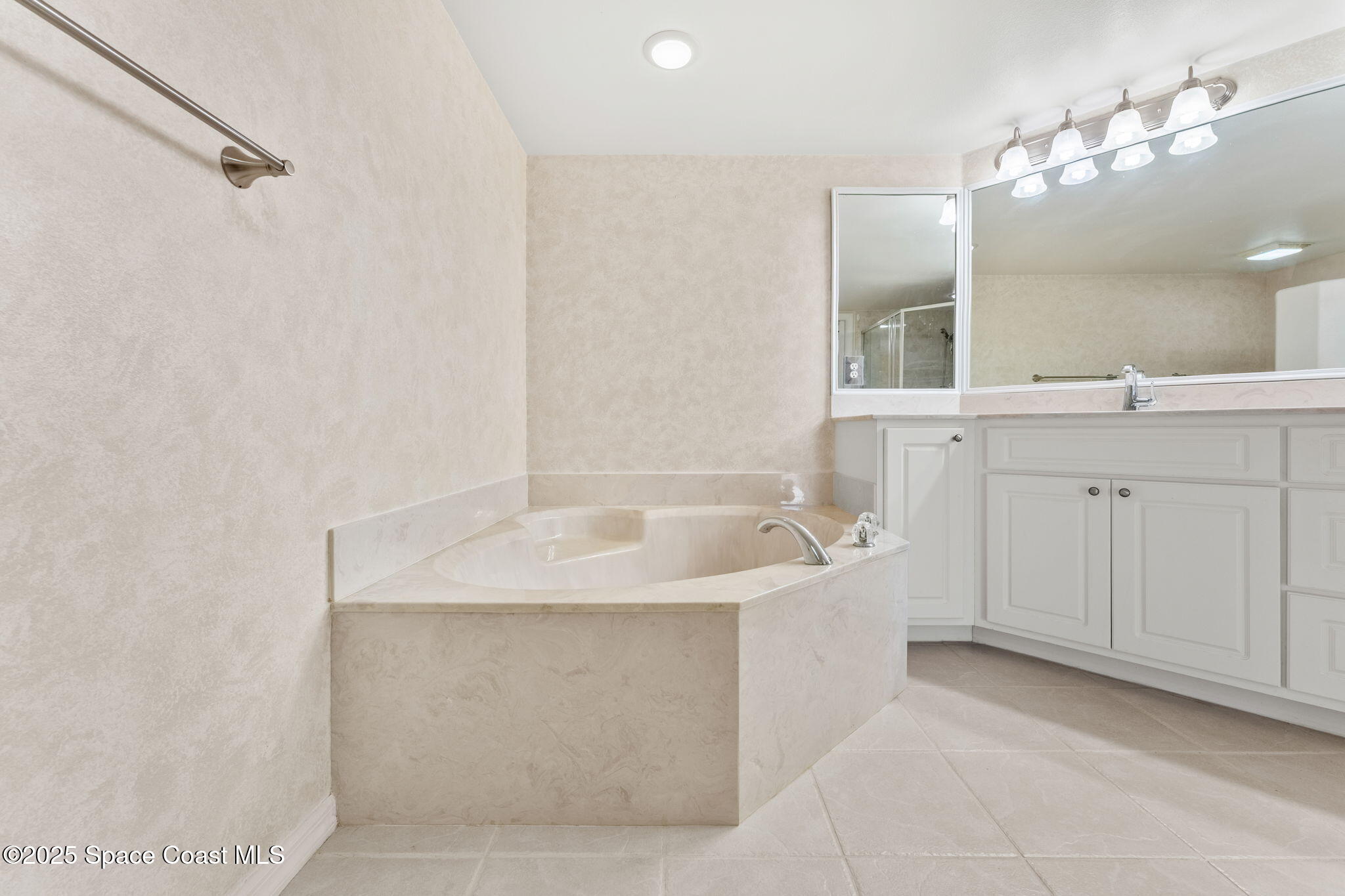 821 Del Rio Way, Unit 401 Merritt Island, FL 32953 - Photo 21 of 53 25-web-or-mls-DSC01212-HDR