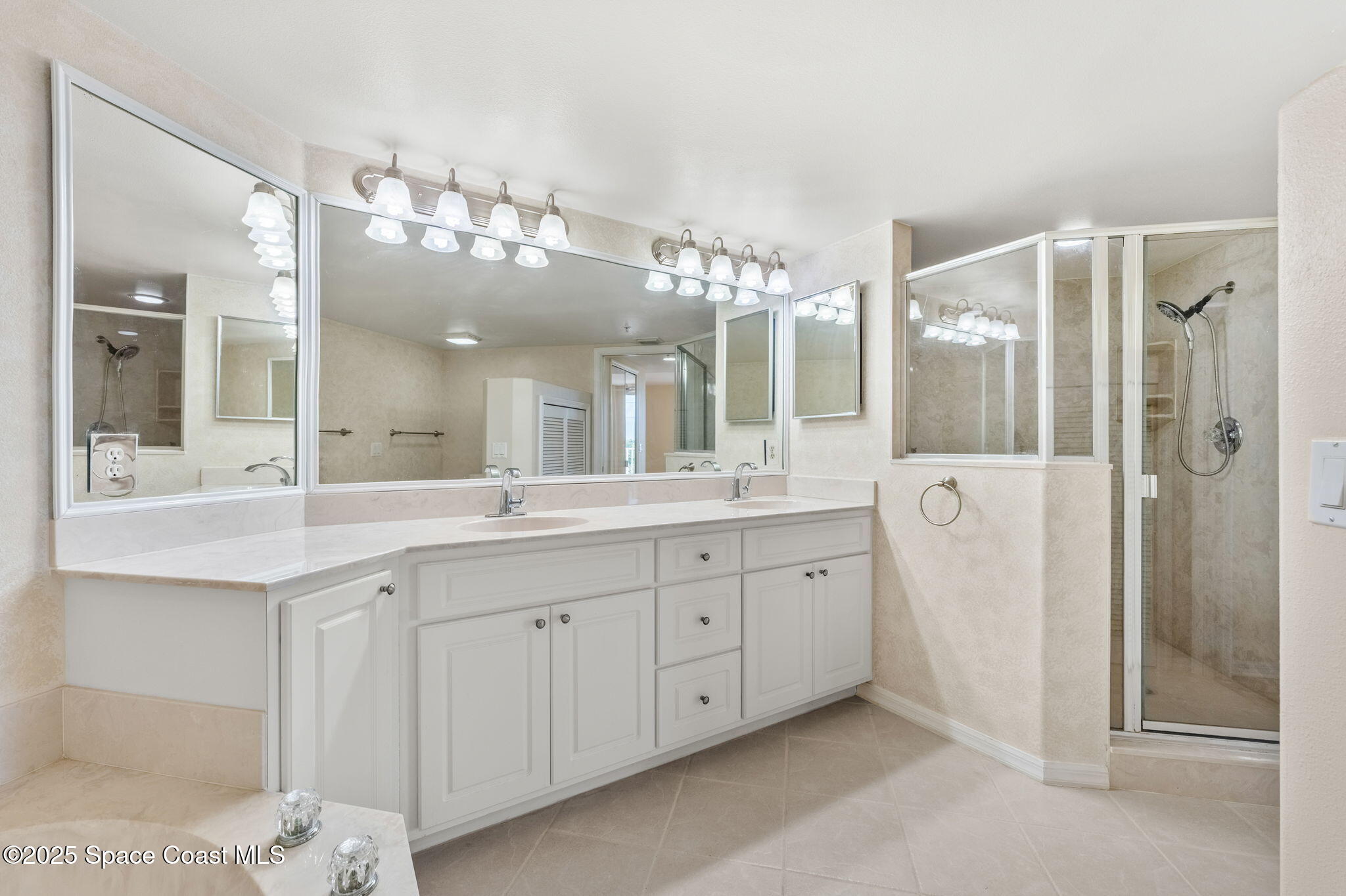 821 Del Rio Way, Unit 401 Merritt Island, FL 32953 - Photo 22 of 53 26-web-or-mls-DSC01217-HDR