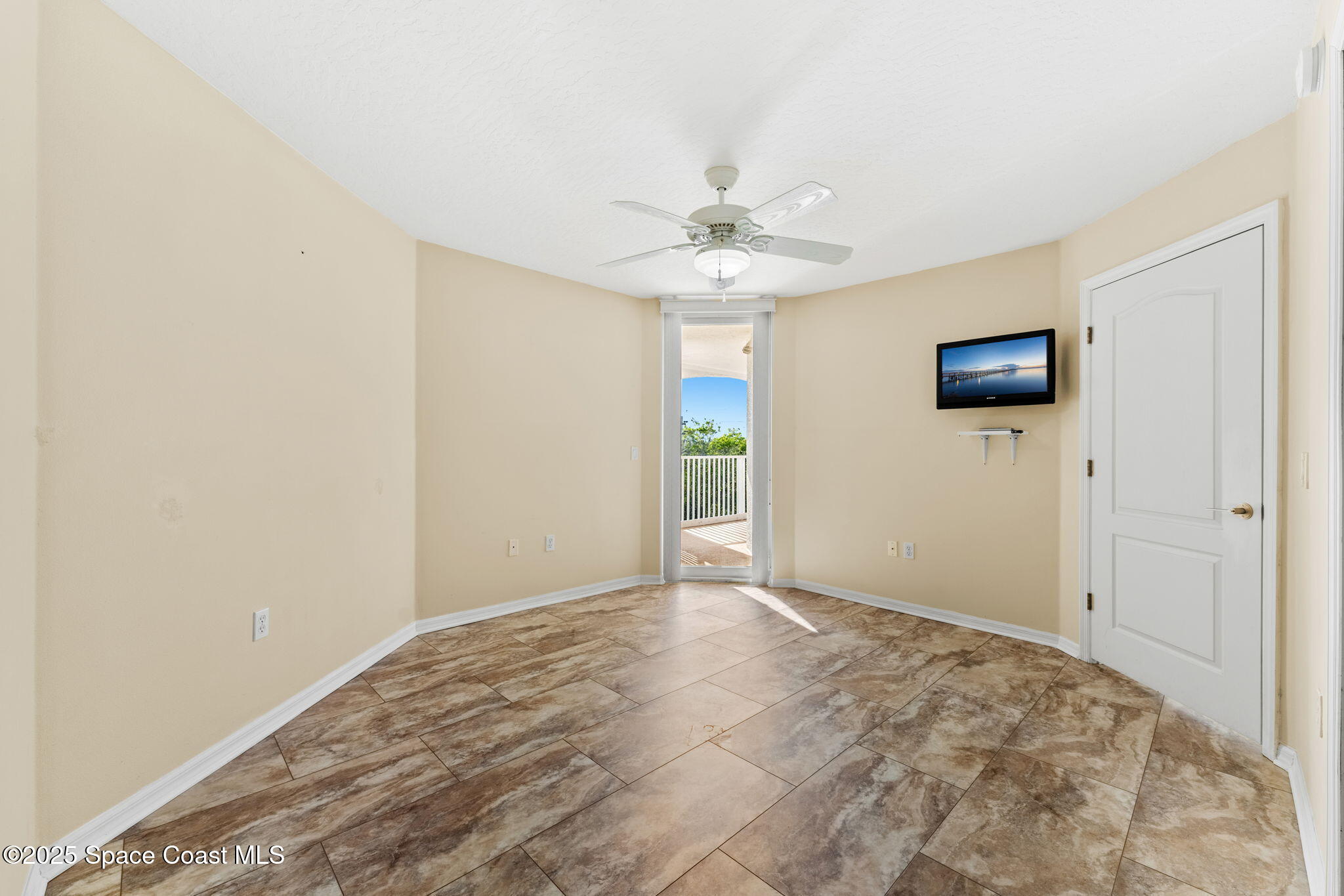 821 Del Rio Way, Unit 401 Merritt Island, FL 32953 - Photo 24 of 53 21-web-or-mls-DSC01085-HDR