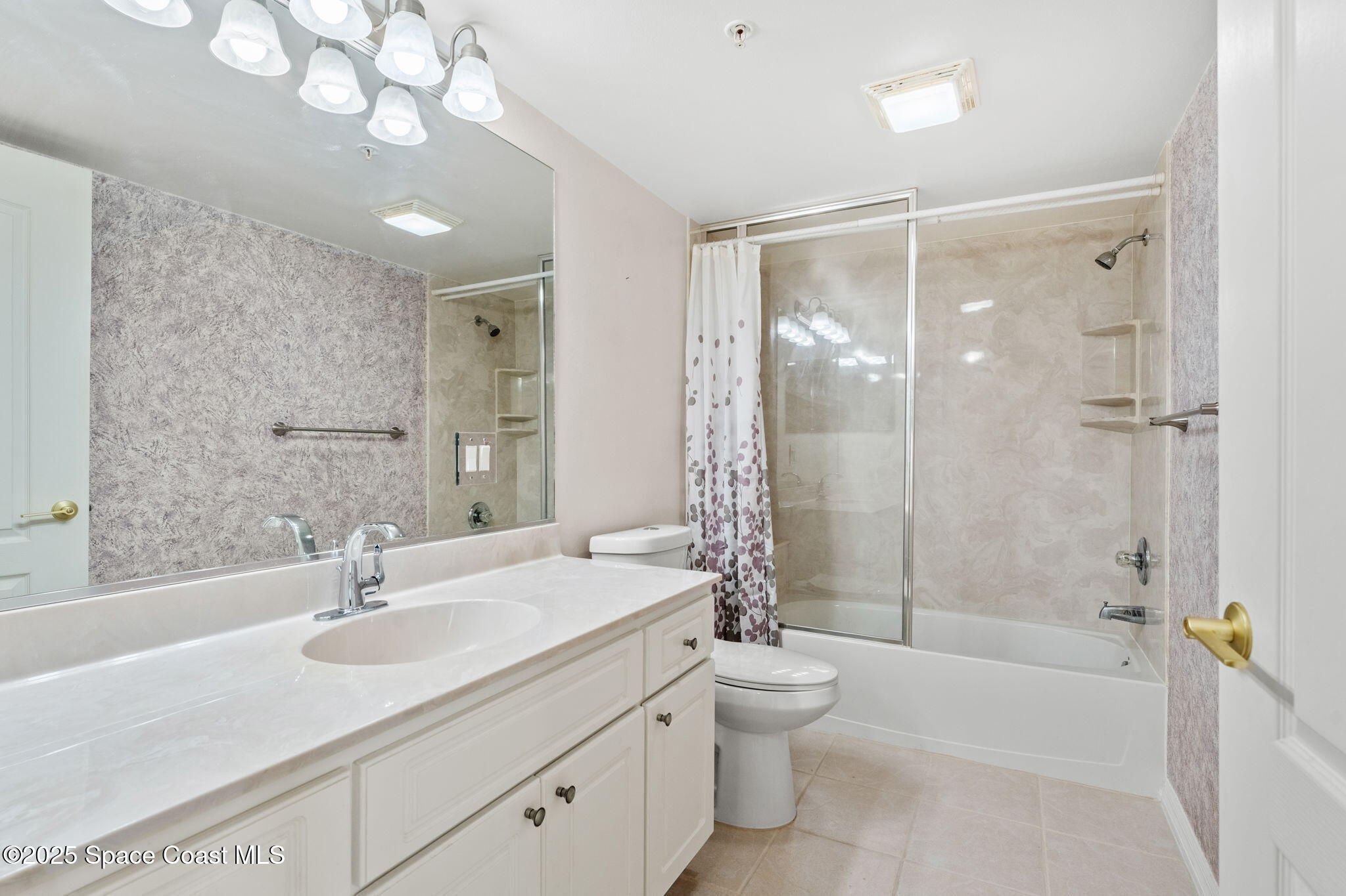 821 Del Rio Way, Unit 401 Merritt Island, FL 32953 - Photo 27 of 53 24-web-or-mls-DSC01107-HDR