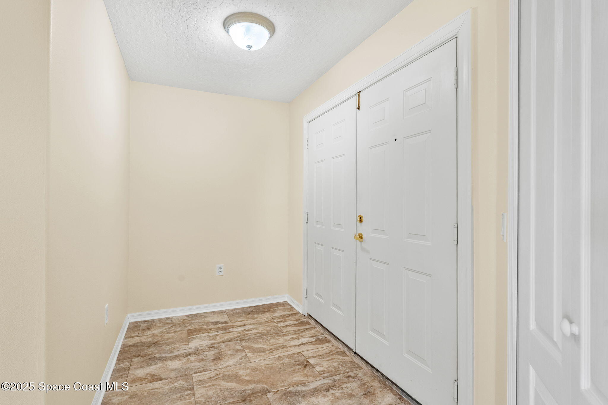 821 Del Rio Way, Unit 401 Merritt Island, FL 32953 - Photo 3 of 53 5-web-or-mls-DSC01122-HDR