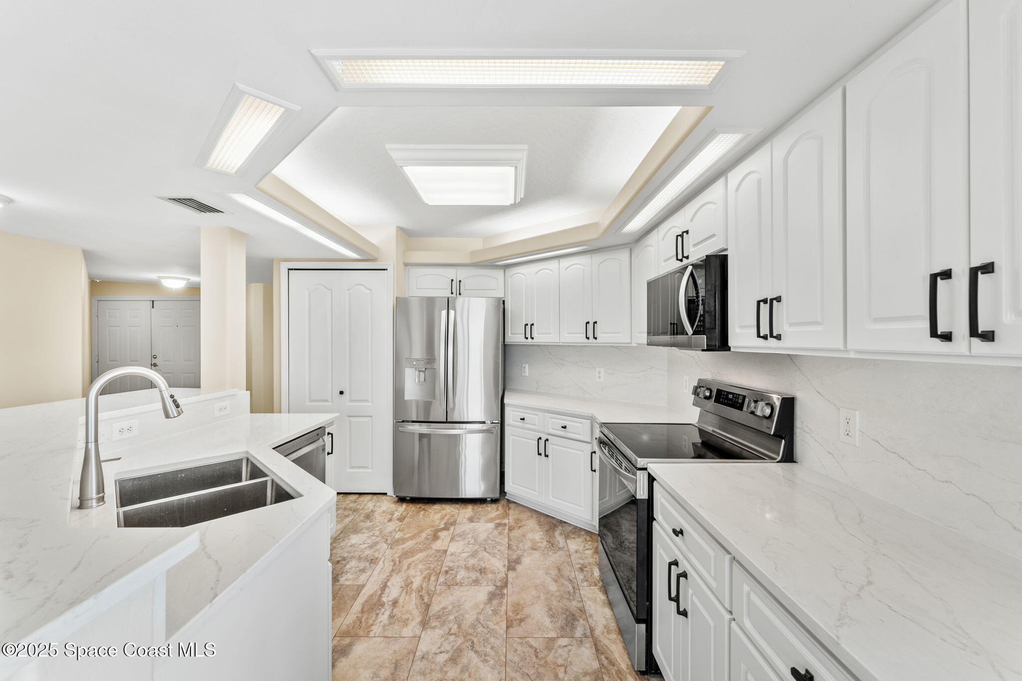 821 Del Rio Way, Unit 401 Merritt Island, FL 32953 - Photo 8 of 53 8-web-or-mls-DSC01142-HDR