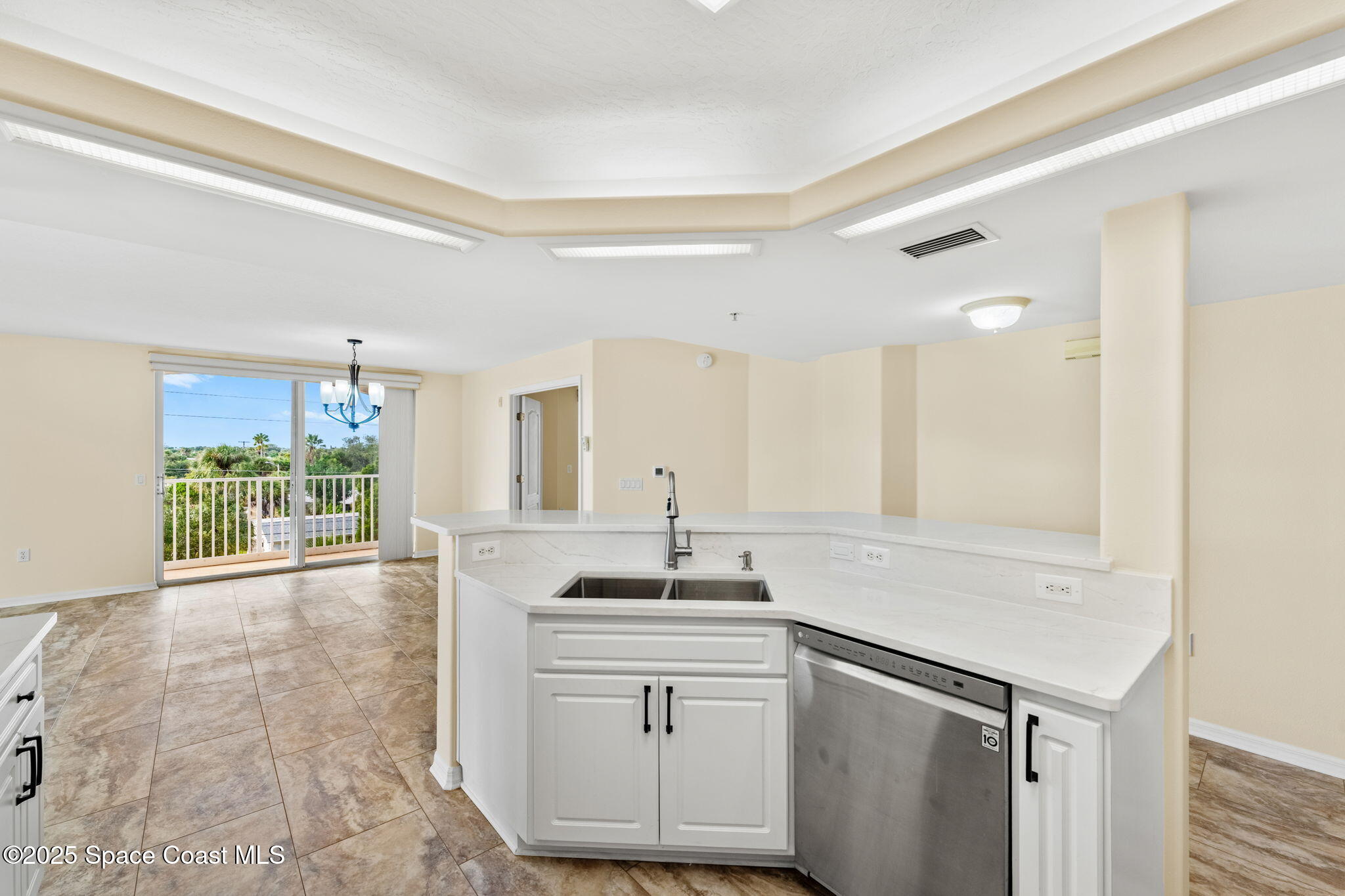 821 Del Rio Way, Unit 401 Merritt Island, FL 32953 - Photo 9 of 53 9-web-or-mls-DSC01147-HDR