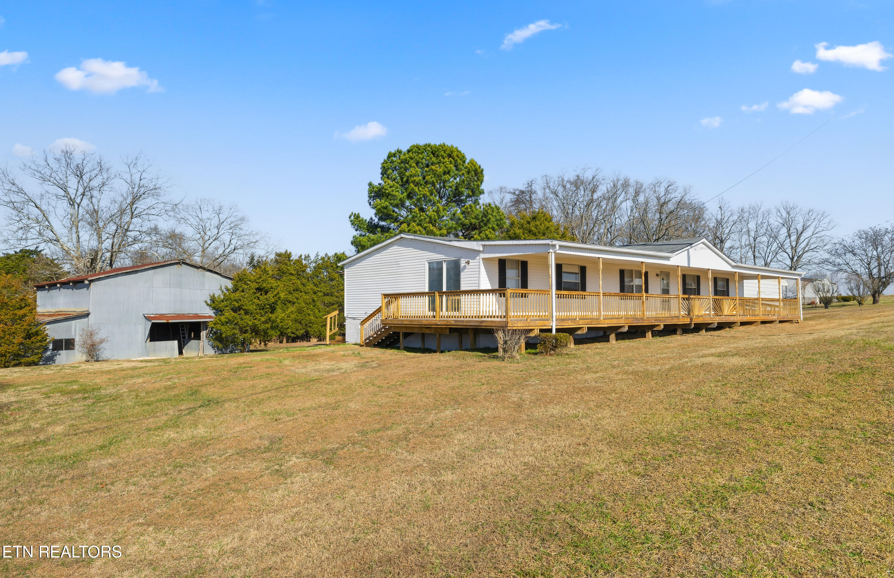 251 Glenlock Road Sweetwater, TN 37874 - Photo 25 of 37 Front side