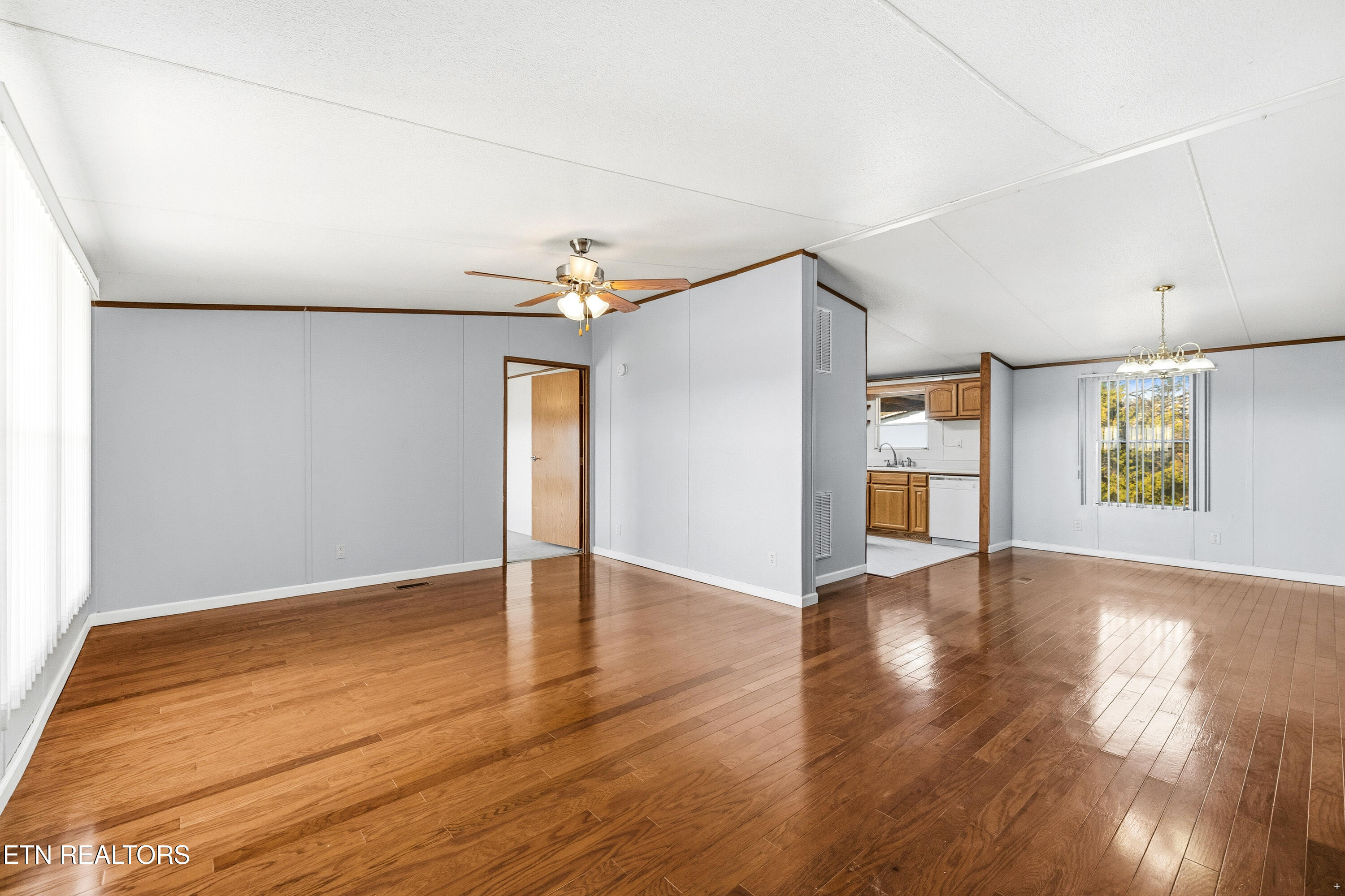 251 Glenlock Road Sweetwater, TN 37874 - Photo 5 of 37 Dining room