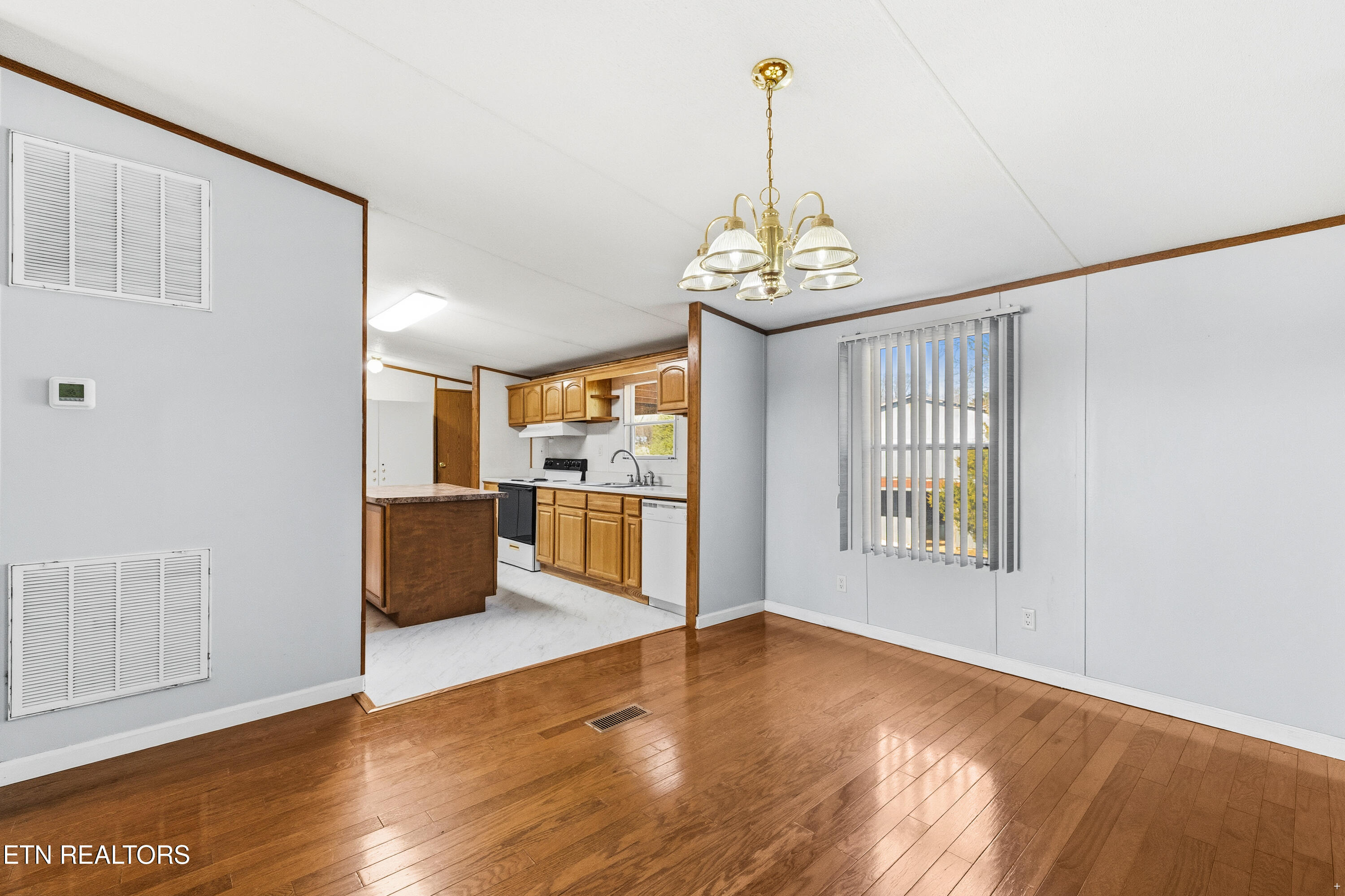 251 Glenlock Road Sweetwater, TN 37874 - Photo 6 of 37 Kitchen