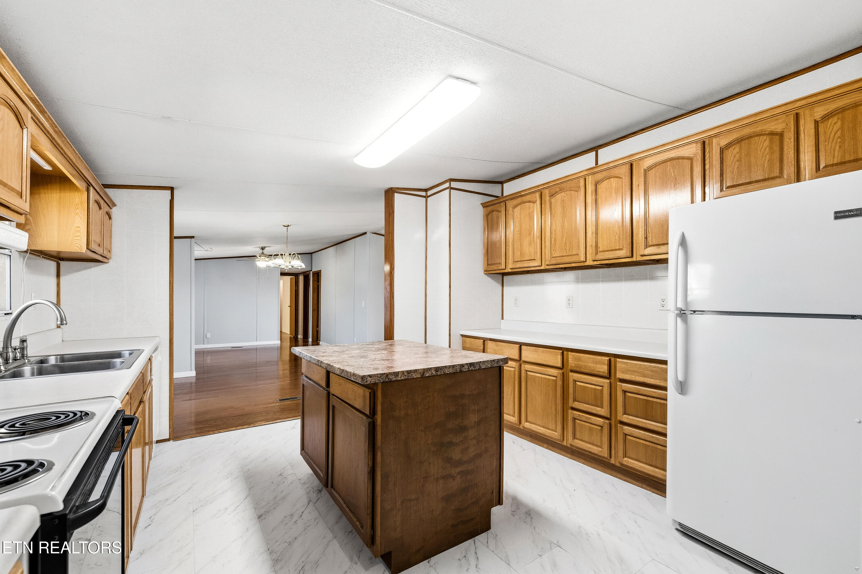 251 Glenlock Road Sweetwater, TN 37874 - Photo 7 of 37 Kitchen