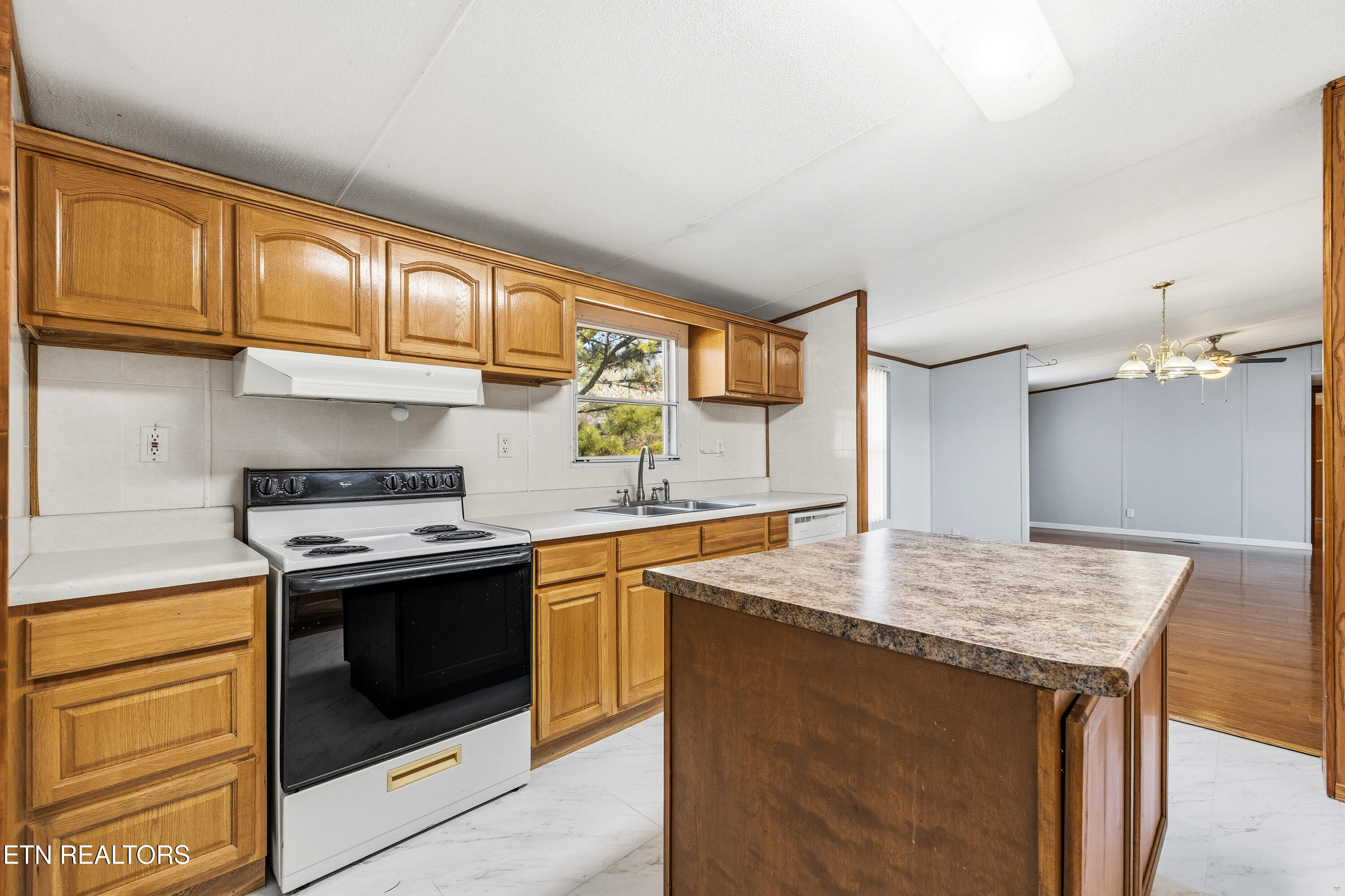 251 Glenlock Road Sweetwater, TN 37874 - Photo 8 of 37 Kitchen