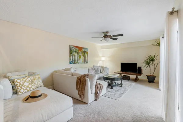 $295,000 | 2944 Southwest 11th Place North, Unit 2944, Deerfield Beach, FL 33442