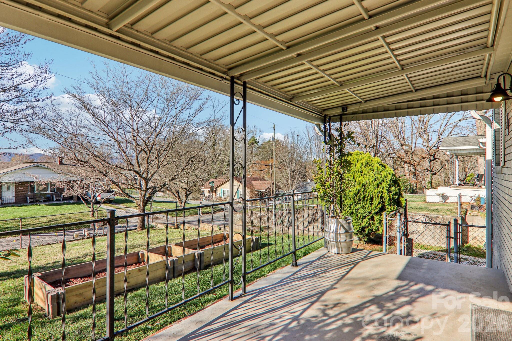 11 Huffman Road Asheville, NC 28806 - Photo 6 of 36 Gallery Image 6