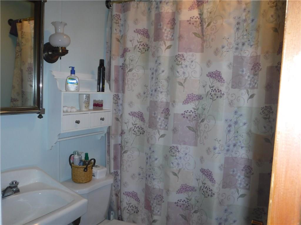 369 Glendale Road Beaver Falls, PA 15010 - Photo 17 of 25 Gallery Image 17