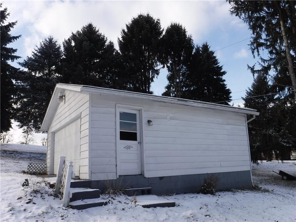 369 Glendale Road Beaver Falls, PA 15010 - Photo 4 of 25 Gallery Image 4