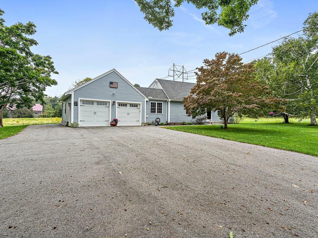 272 Main Avenue South Hampton, NH 03827 - Photo 2 of 29