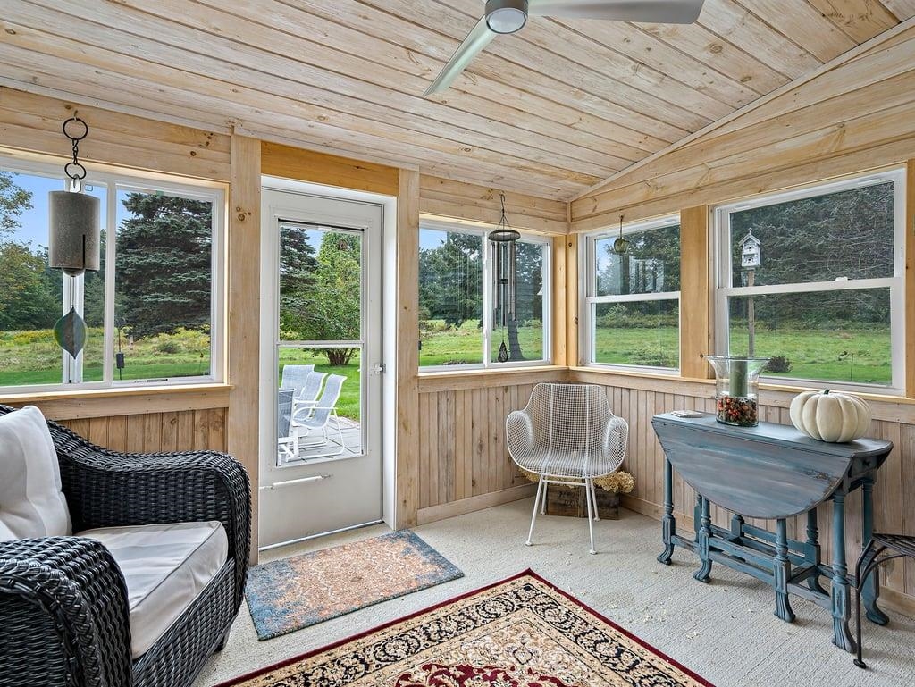 272 Main Avenue South Hampton, NH 03827 - Photo 3 of 29
