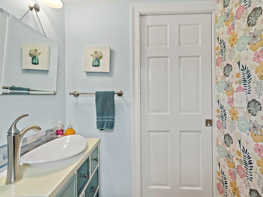 272 Main Avenue South Hampton, NH 03827 - Photo 6 of 29