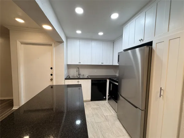 $1,450 | 3045 Walnut Bend Lane, Unit 11, Houston, TX 77042