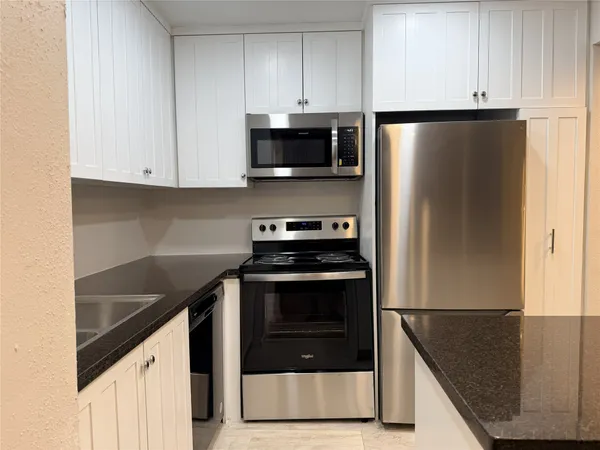 $1,450 | 3045 Walnut Bend Lane, Unit 11, Houston, TX 77042