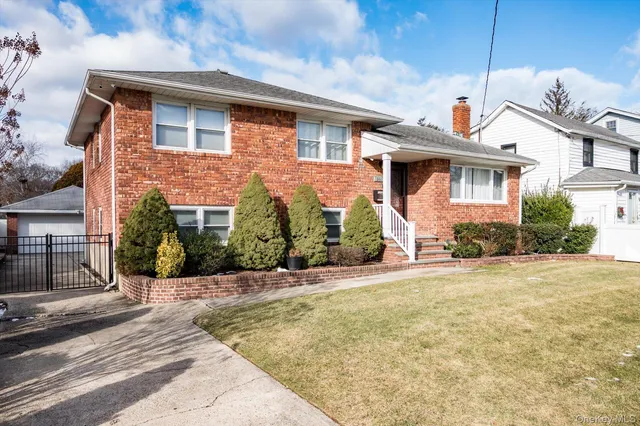 $859,999 | 844 Arthur Street, West Hempstead, NY 11552