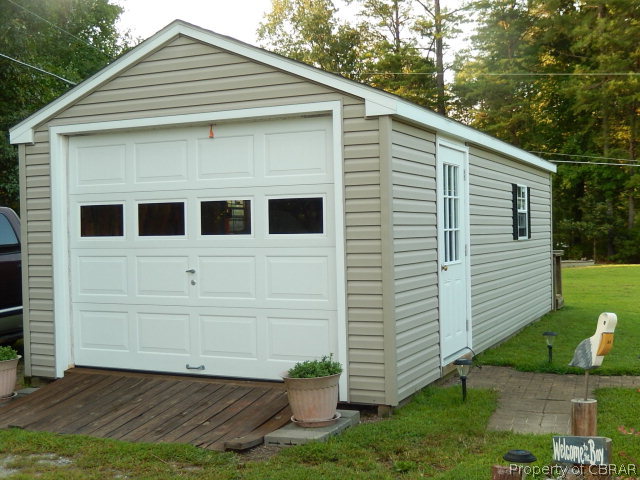 11607 Woods Cross Road Gloucester, VA 23061 - Photo 2 of 32